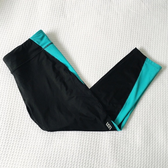 Color Block Capri Compression Leggings - Picture 4 of 6